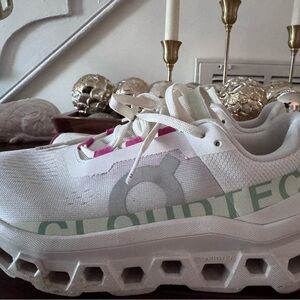 On Cloud Women's White and Pink Sneakers